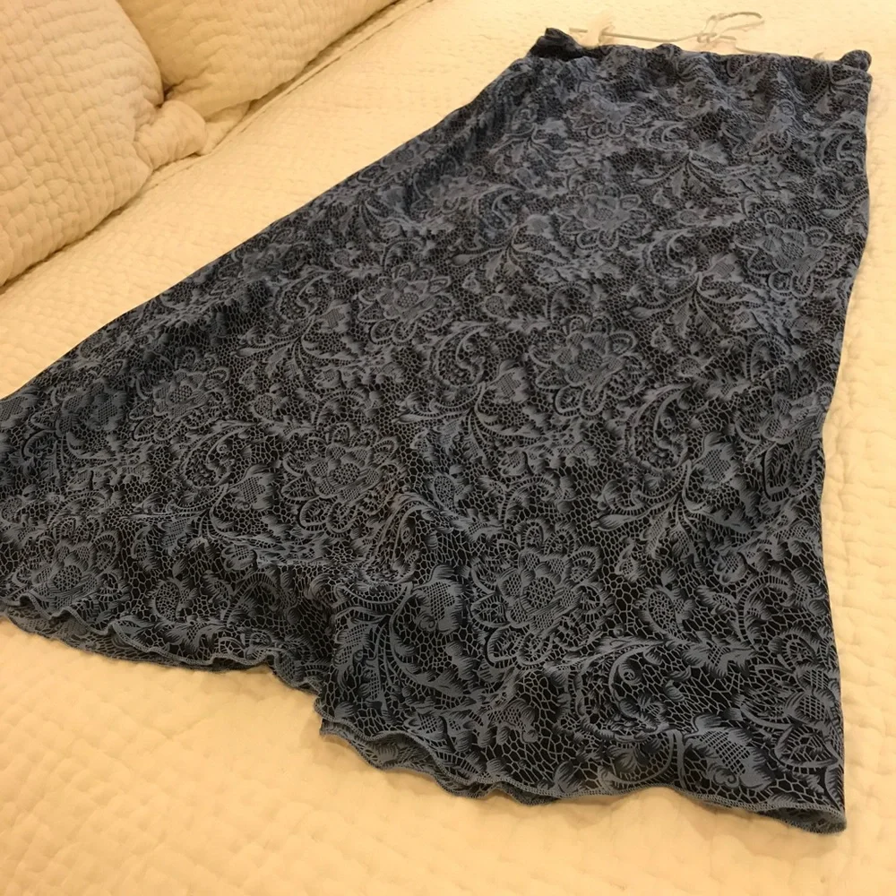 Silk Skirt - Picture 2 of 4